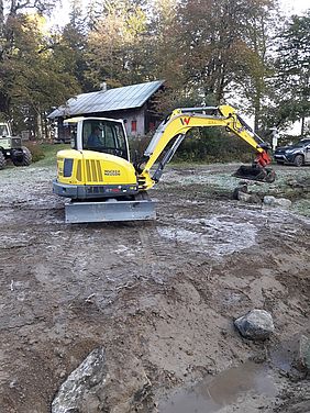Teich Renaturierung an der Jägerhütte Eschbacher mit Minibagger Wald am Forstbetrieb Sonthofen Bayerische Staatsforsten
