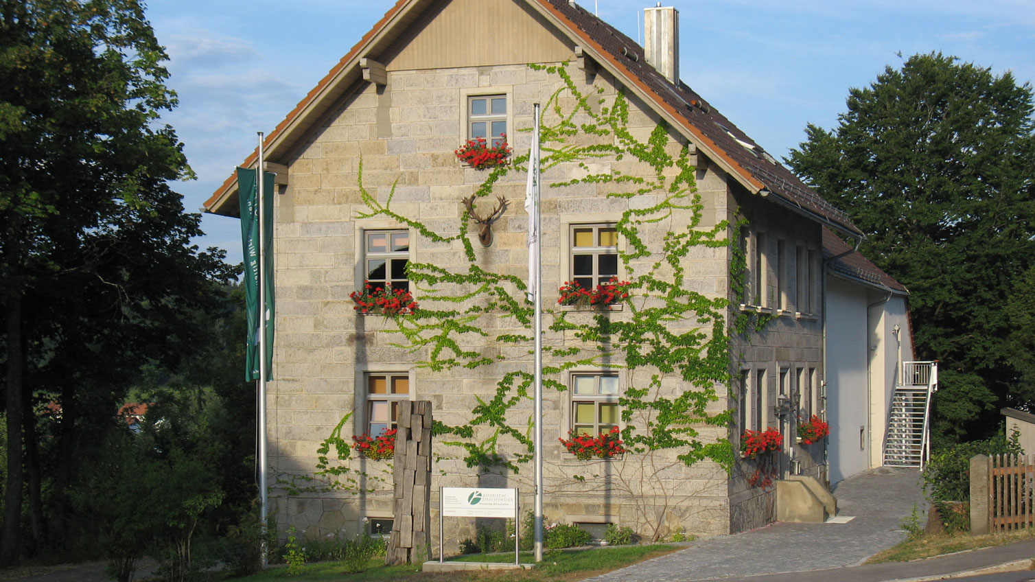 Forstbetrieb Gebäude Neureichenau Bayerische Staatsforsten Willkommen