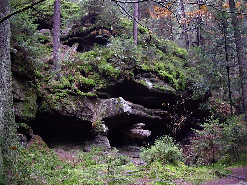 Loch im Gestein