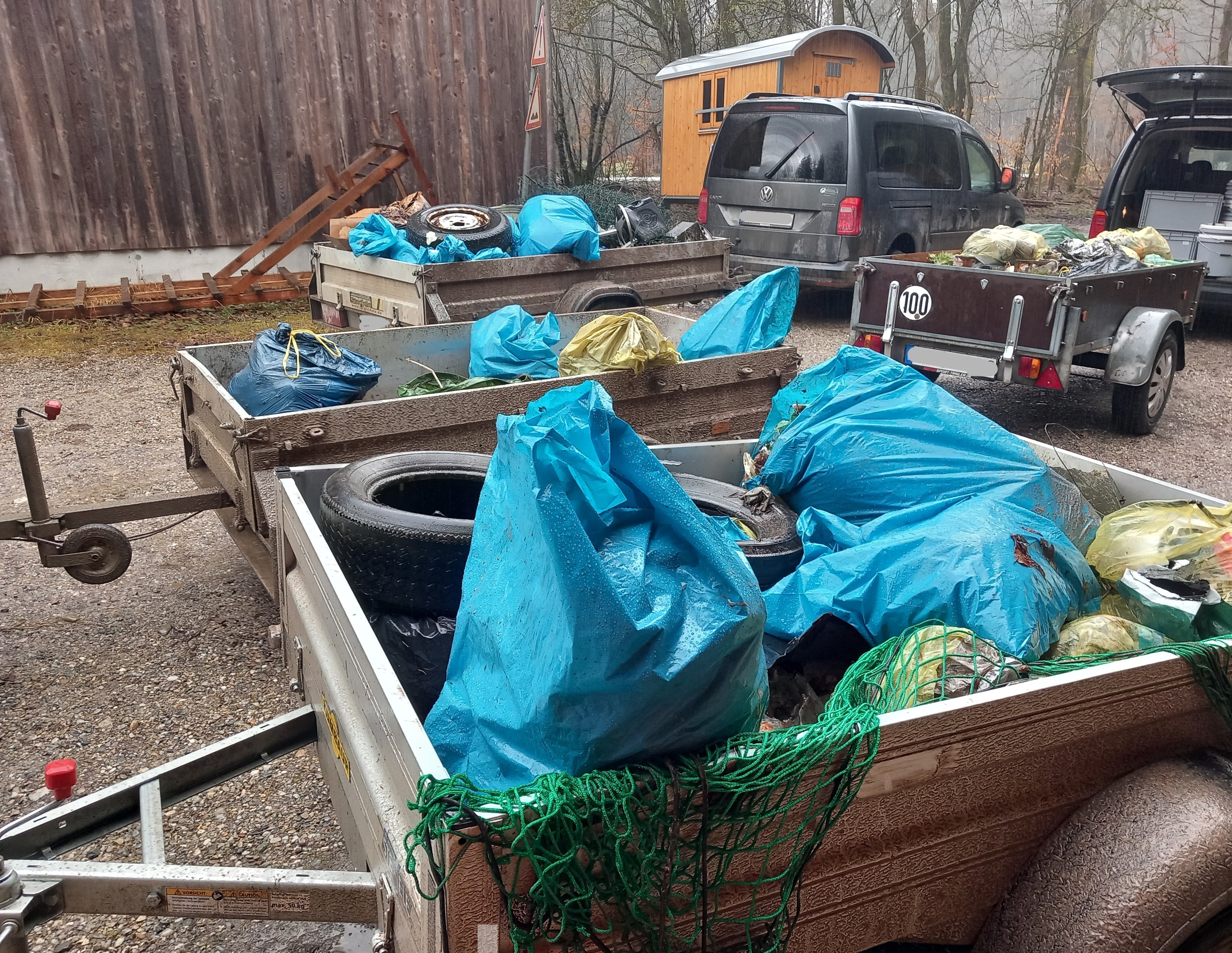 850kg Müll sammelten die Freiwilligen bei der Müllsammel-Aktion des Forstbetriebes, hier die Ausbeute zu sehen