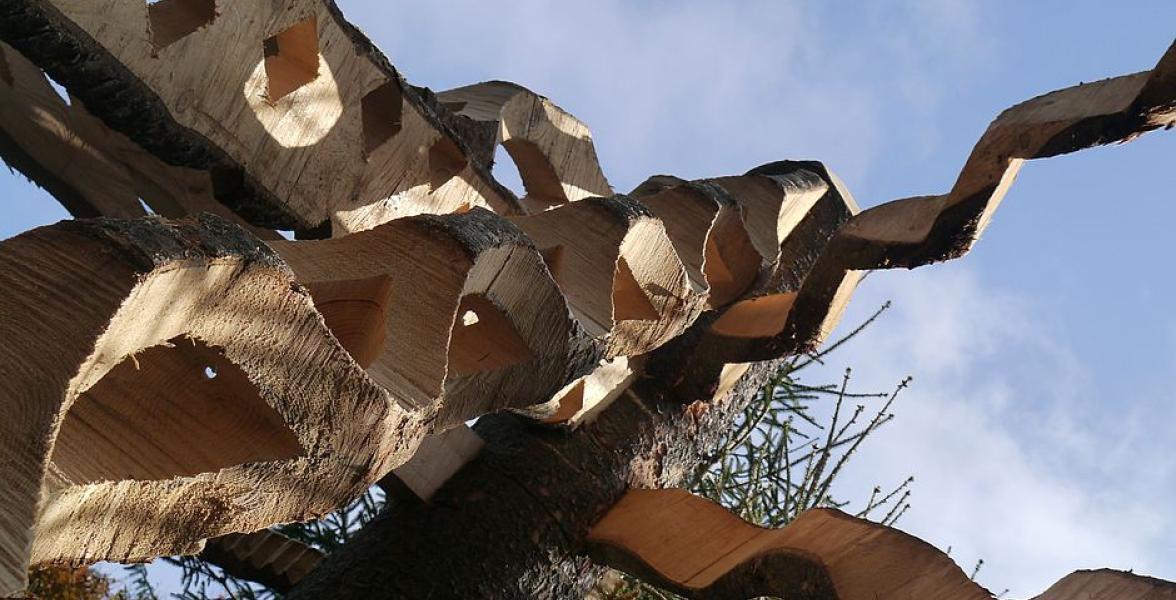 Skulptur aus Holz