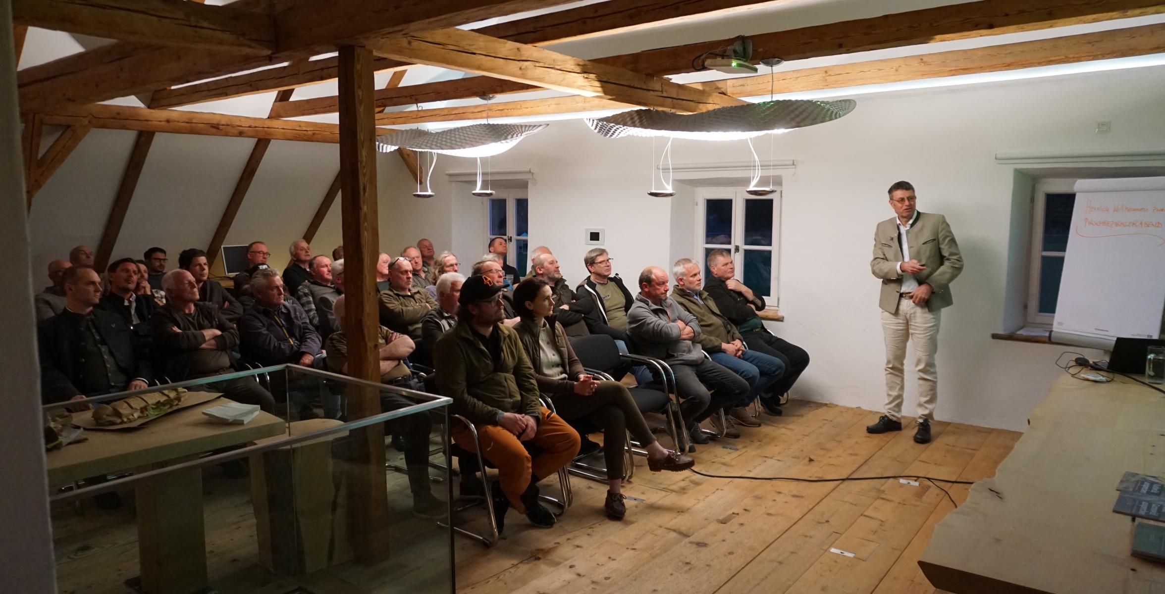Teilnehmer am Pirschbezirkabend